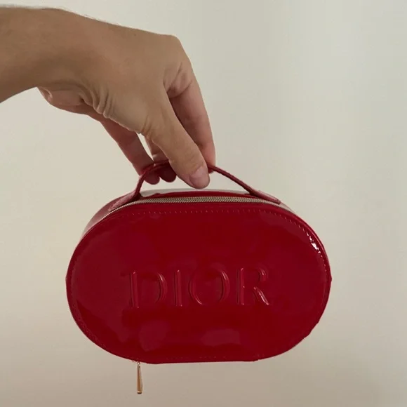 Dior red cosmetic bag - Picture 1 of 5